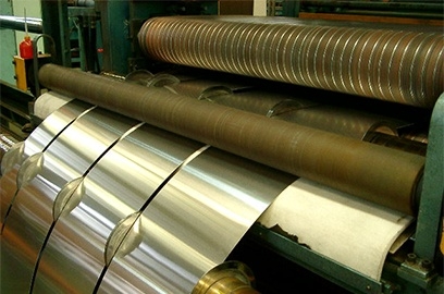 使用輕壓羊毛毯防料偏