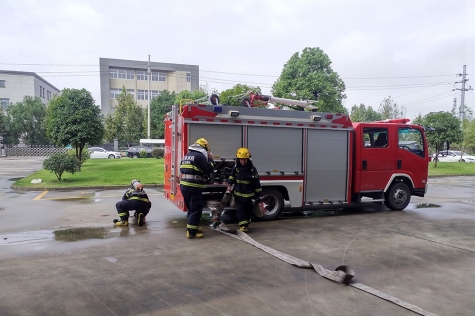 2021消防演習消防車展開水帶